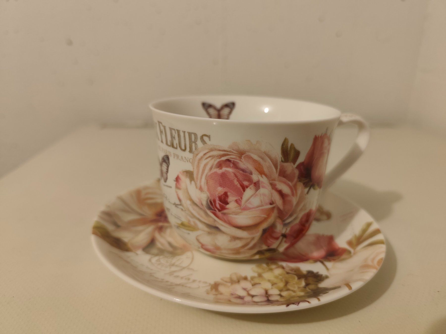 Set di piatti: Tasse mit Unterteller & Box – Nuovo e nell'imballaggio originale da Eschenbach LU venduto da Orchi