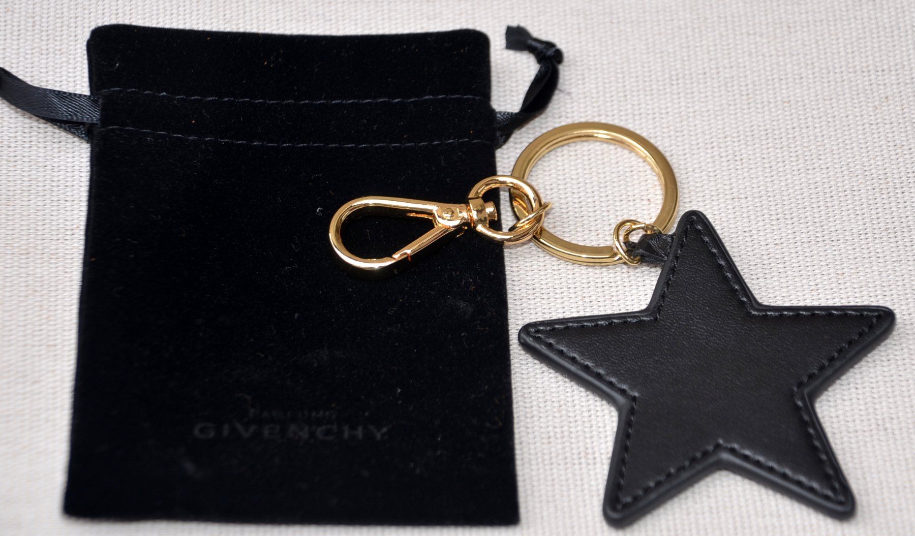Givenchy Portachiavi: Givenchy Schlüsselanhänger / porte-clés – Nuovo (secondo la descrizione) da Collonges venduto da Allegree 5