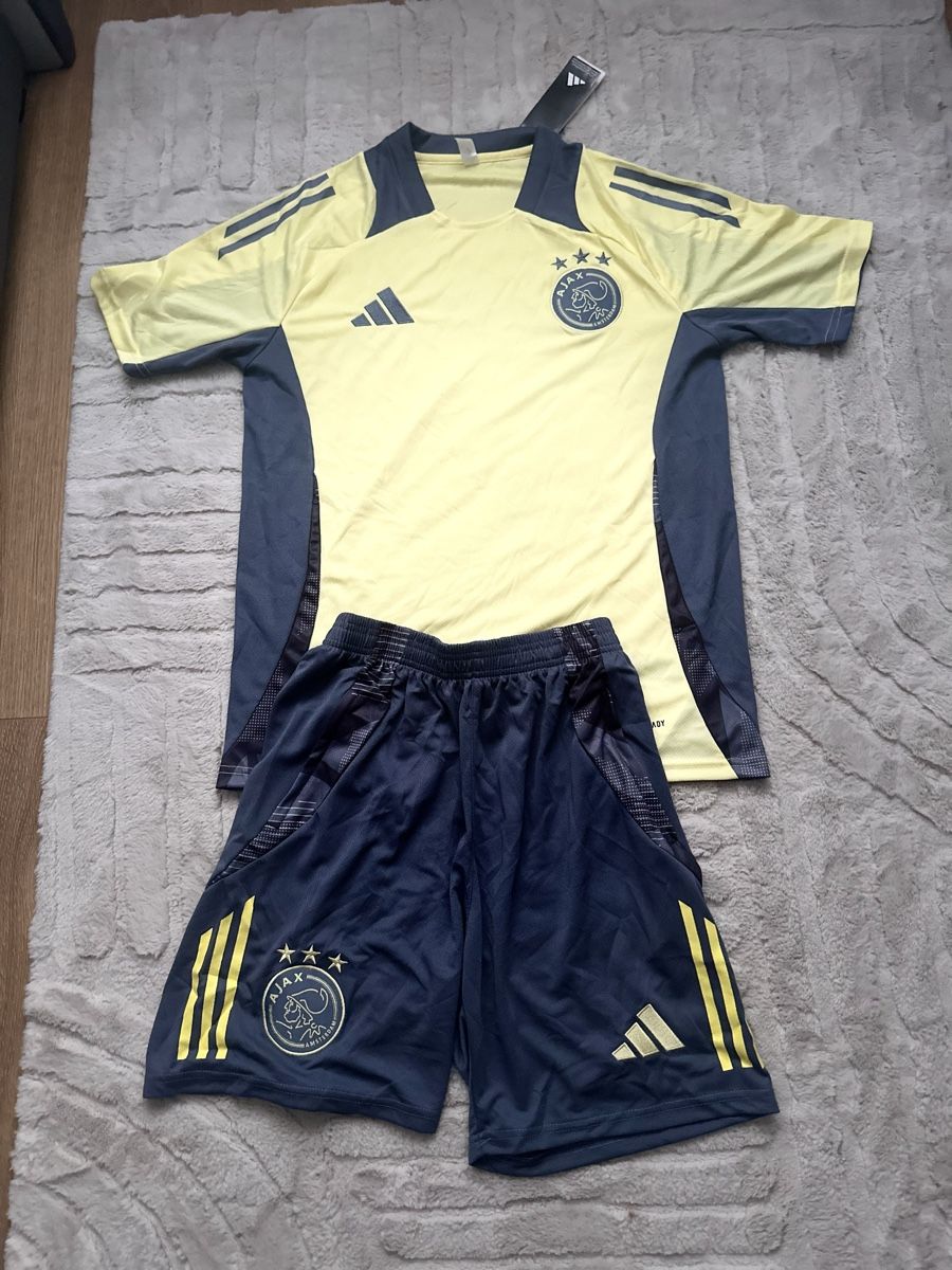 Adidas Canottiere & Pantaloni: Ajax Trikot mit Shorts – Nuovo (secondo la descrizione) da Wattwil venduto da betsar.13