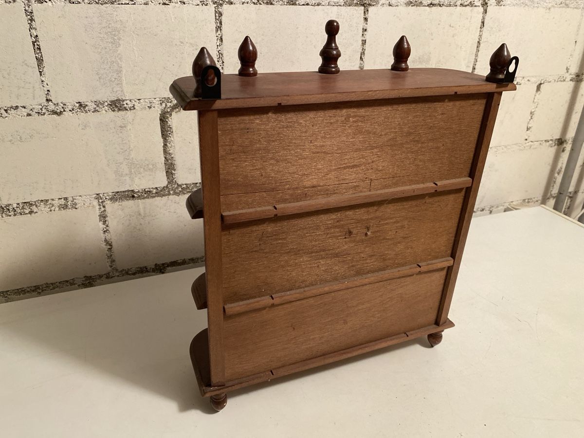 Vitrinen: Kleine Vitrine aus Holz – Gebraucht aus Mülligen von Flockenstiel 2