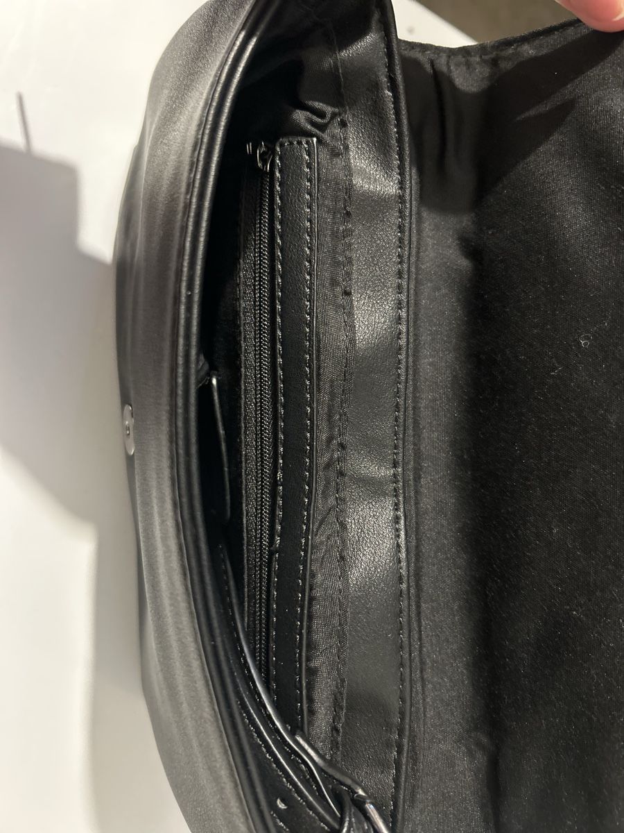 Borse da donna: Sac noir élégant et pratique – Usato da St-Prex venduto da mar_f6t6 2