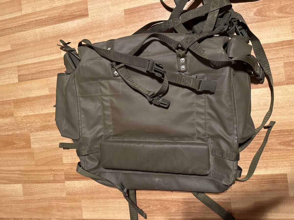 Schweizer Armee Rucksäcke: Schweizer Armee Rucksack, Militär, 45x40x10cm – Gebraucht aus St. Gallen von mai_2lcj 1