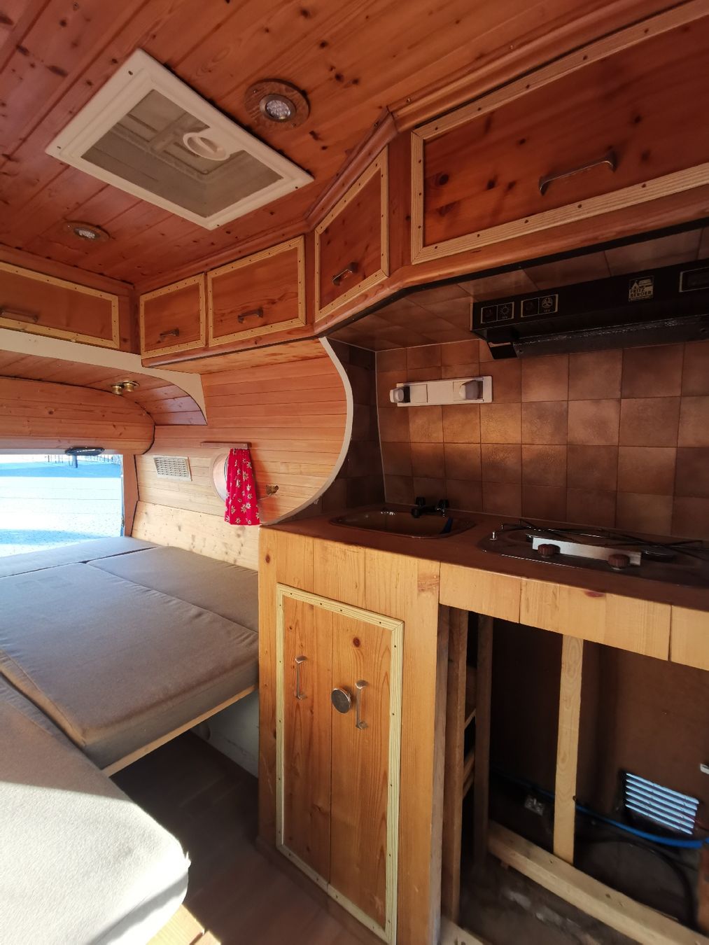 Ford Veicoli da campeggio: Ford Transit Wohnwagen Camper – Usato da Varen venduto da xSSUPx 5