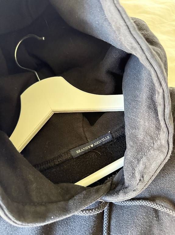 Pulls & Sweat-shirts: Pull noir Brandy Melville – D'occasion à Genève par abrdl 1