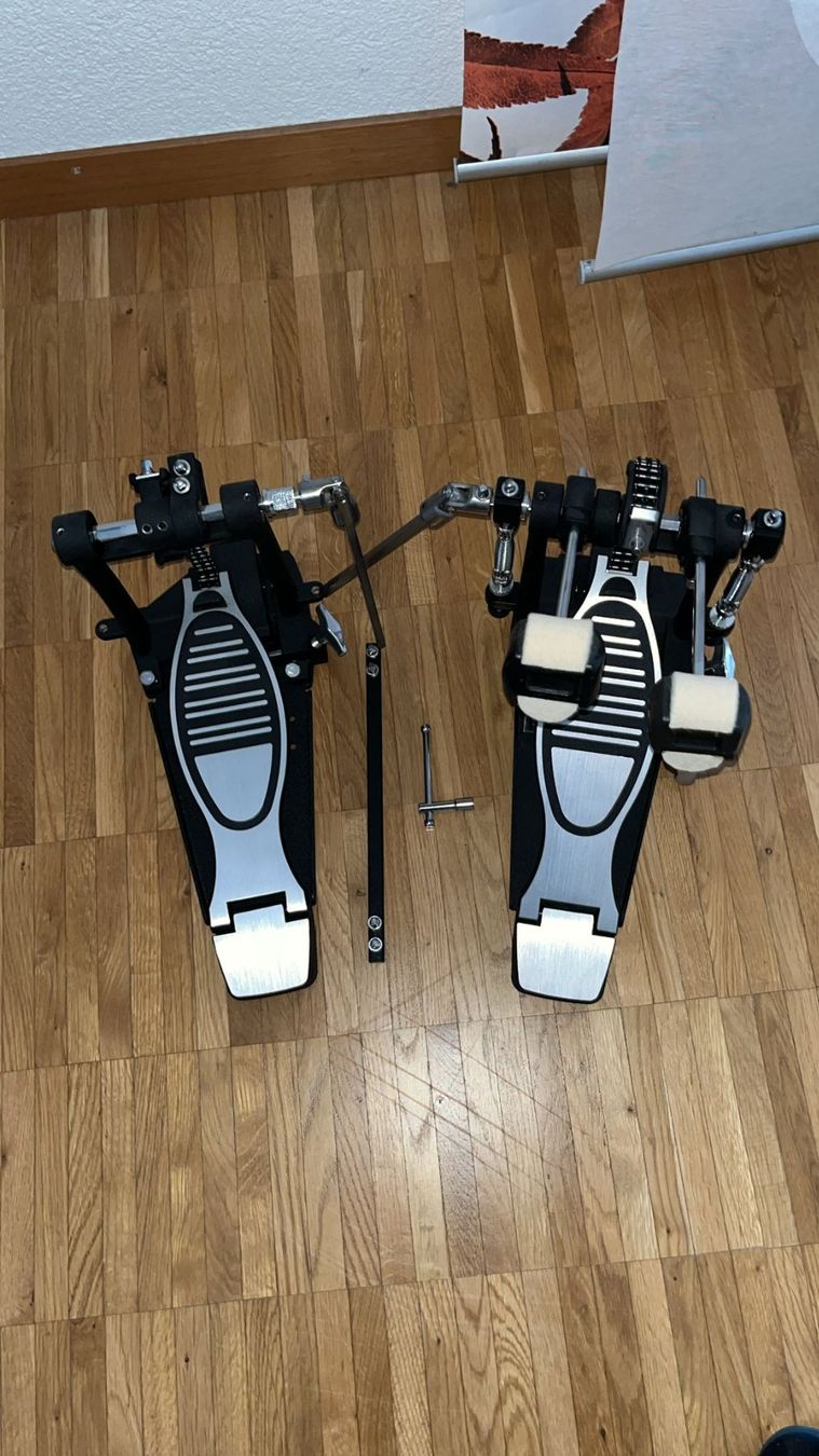 Alesis Strumenti musicali: E-Schlagzeug Alesis Nitro Mesh Kit E-Drum + Double Pedal NEU – Nuovo (secondo la descrizione) da Effretikon venduto da DEINE_HobbyWerkstatt 6