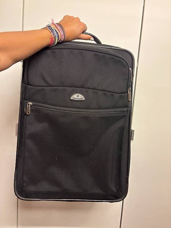 Valises de voyage: Samsonite Carry On Koffer – D'occasion à Meilen par larakuppel