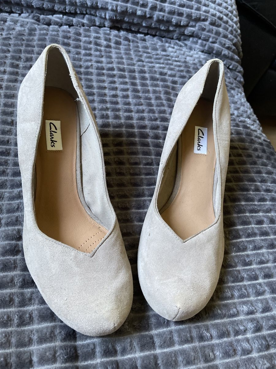 Clarks Scarpe da donna: Escarpins Clarks beige - Élégance discrète! – Usato da Buchillon venduto da Samui3