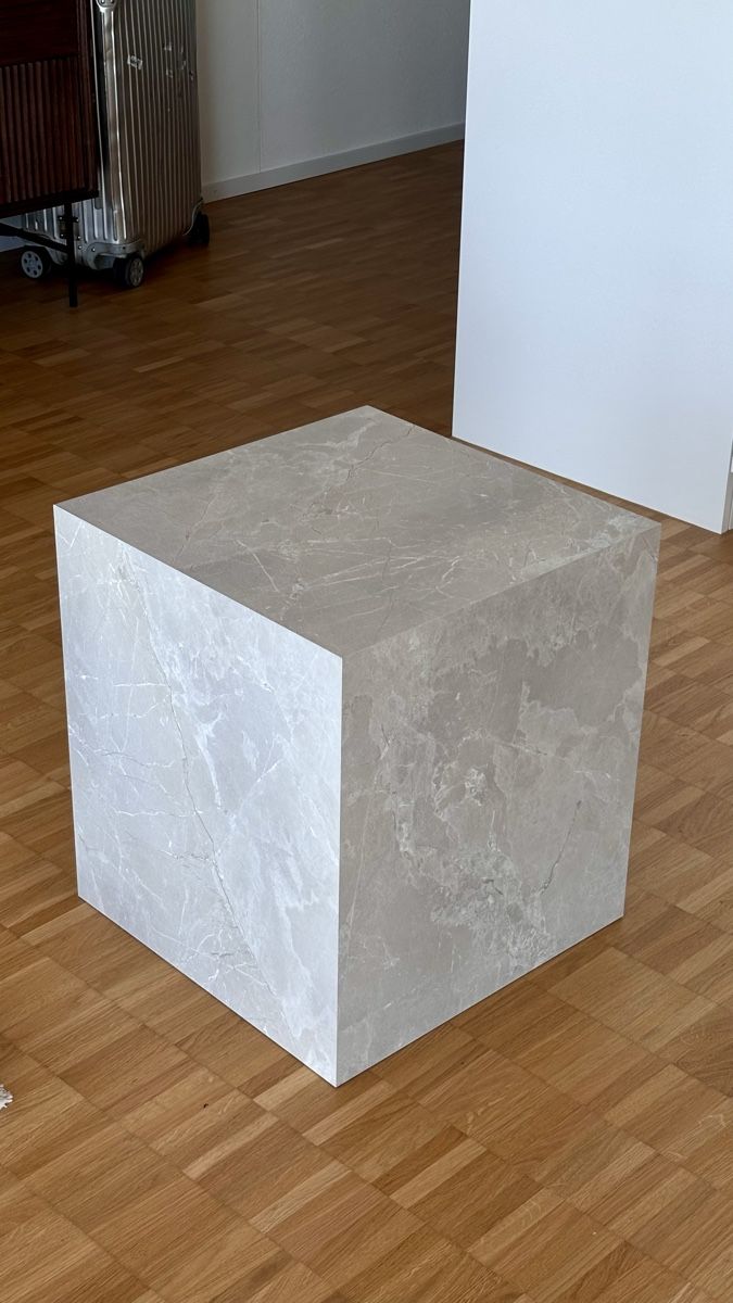 Comodini: Beistelltisch in Marmor-Optik – Nuovo (secondo la descrizione) da Basel venduto da yannis_s
