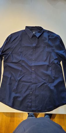 Dunkelblaues H&M Herrenhemd, Grösse XL, Slim Fit