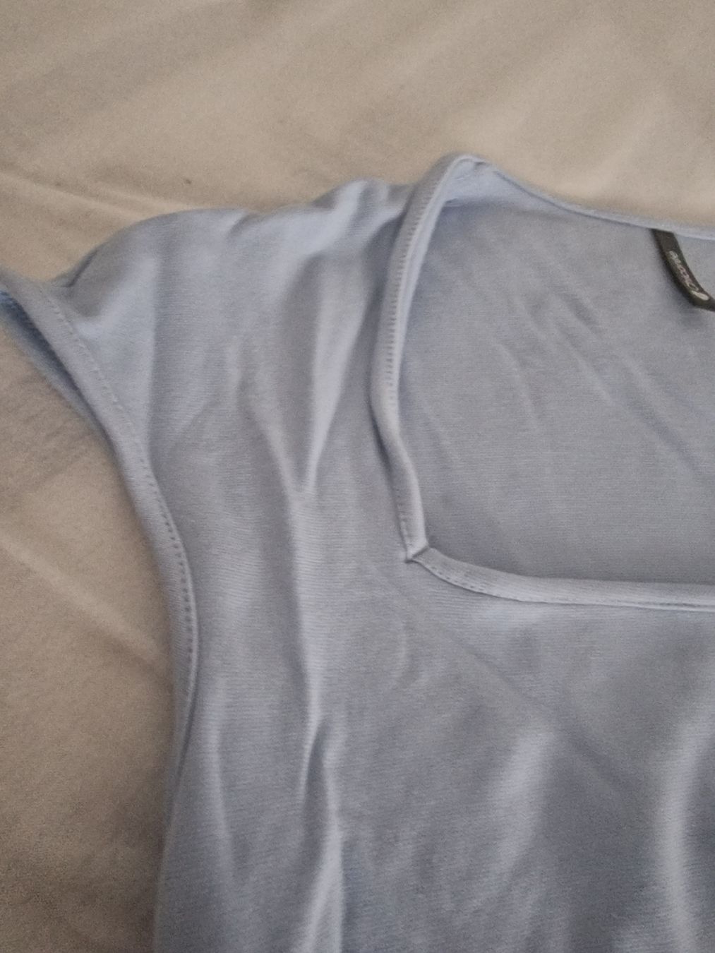 Tops: Sommerliches, hellblaues Shirt mit eckigem Ausschnitt L – Neu (gemäss Beschreibung) aus Ottenbach von Claurin 1