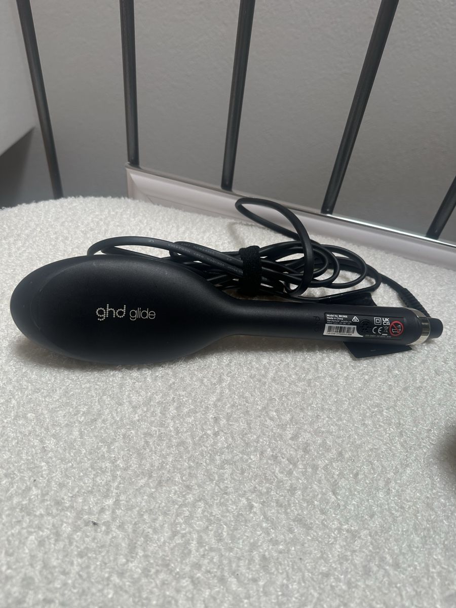Sonstige Haarpflege: Ghd Glide Hot Brush – Gebraucht aus Biel/Bienne von joy108 1