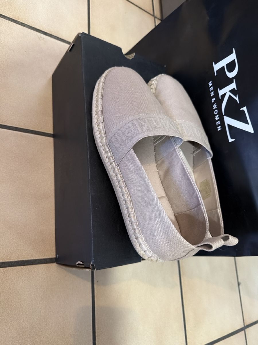 Calvin Klein Scarpe da donna: Calvin Klein taille 40 – Nuovo (secondo la descrizione) da Belfaux venduto da Rikardo.Switzerland 1