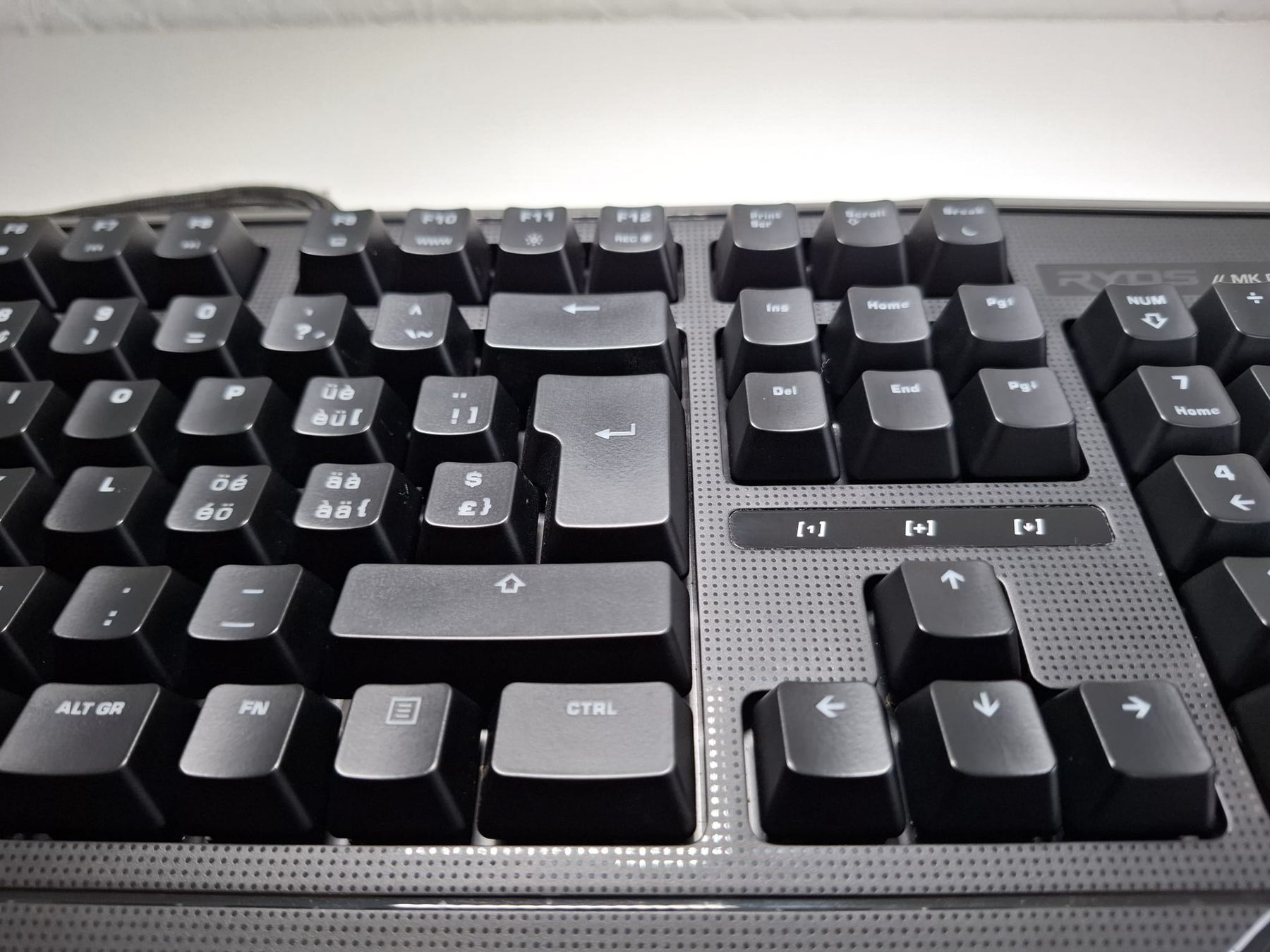 Tastiere: Roccat Ryos MK Pro Mx Blue – Usato da Mellingen venduto da Soleduo2 3