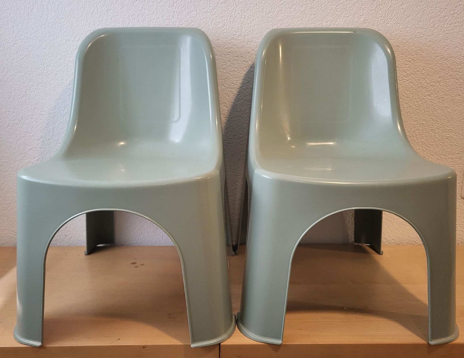 Stühle: 2-3 Kinderstühle Plastik – Gebraucht aus Birmenstorf AG von Cjl