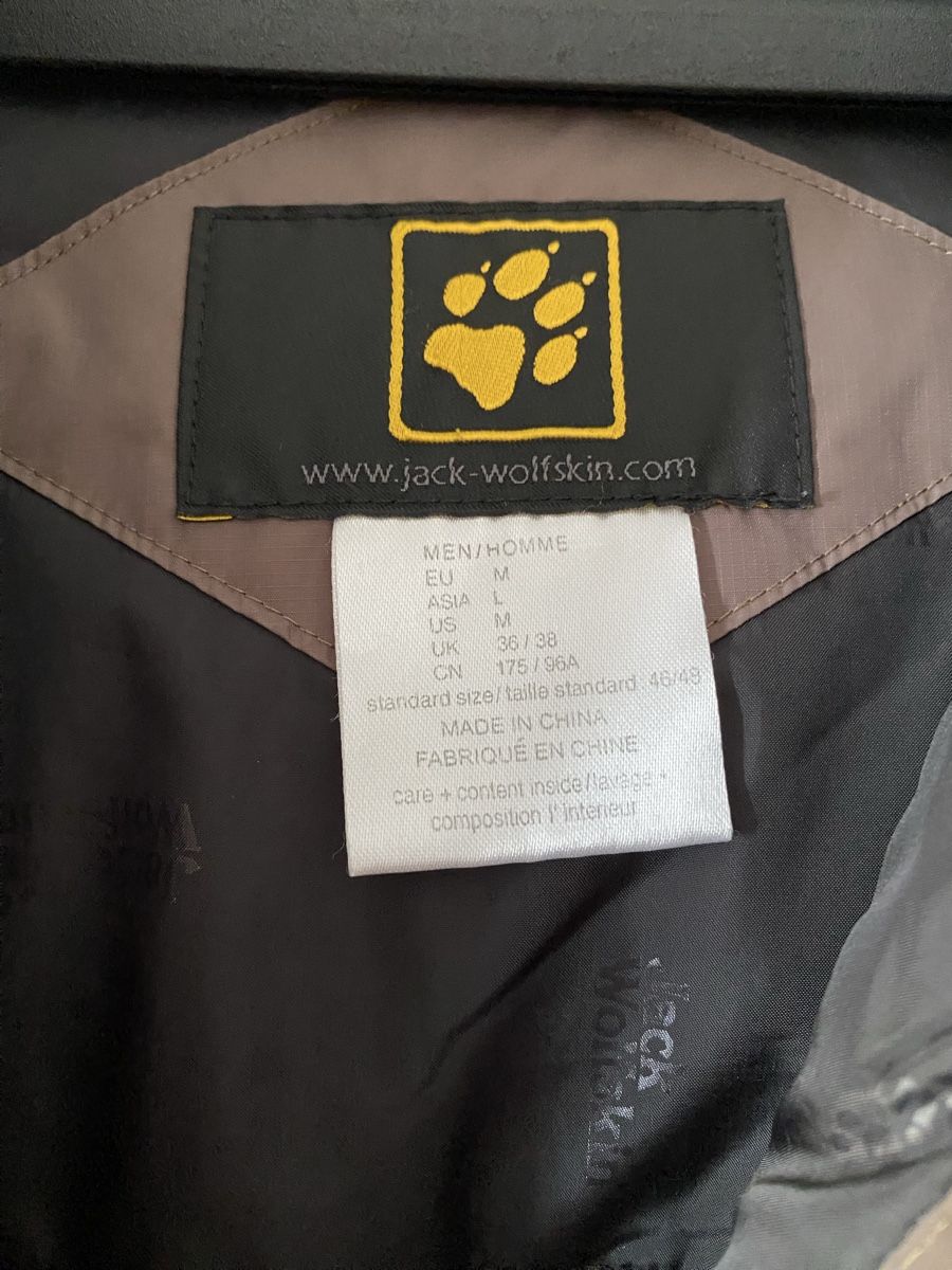 Jack Wolfskin Giacche: Jack Wolfskin Regenjacke, Windjacke M – Usato da Münchenstein venduto da Ladypink7 2