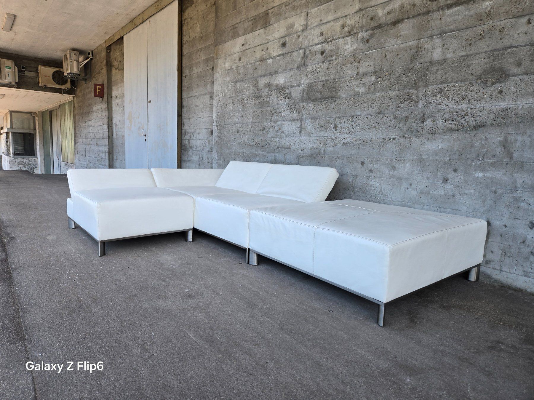 Sofas: Ledersofa weiss – Gebraucht aus Weesen von Lenco1