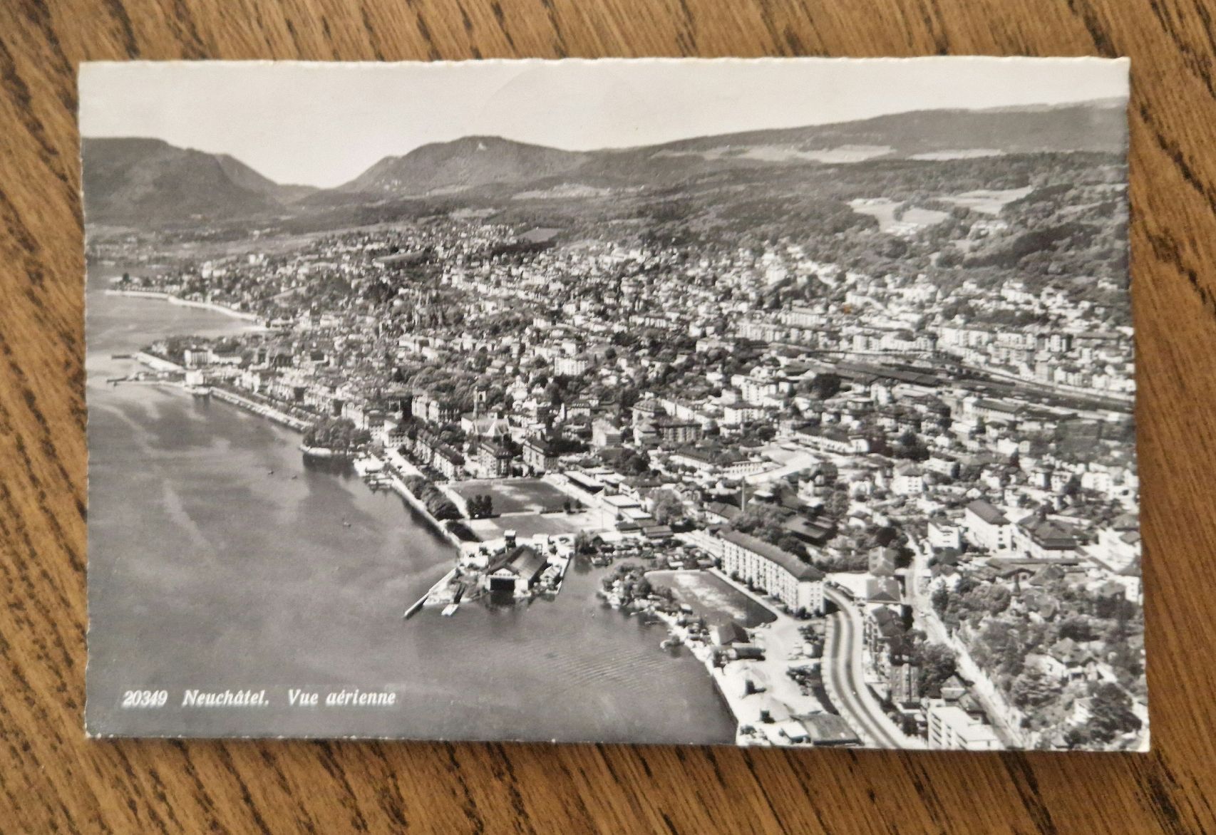 Cartoline postali: Neuchâtel vue aérienne 1964 – Usato da Ebikon venduto da Donar50