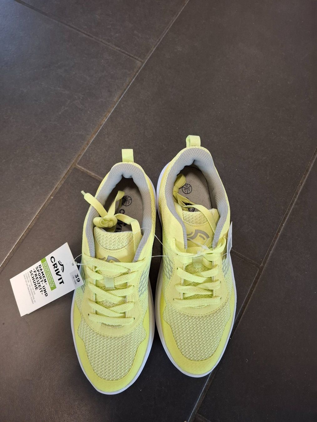 Scarpe da donna: Neue Crivit Sneaker Gr. 39 gelb – Usato da Roggwil BE venduto da Konda