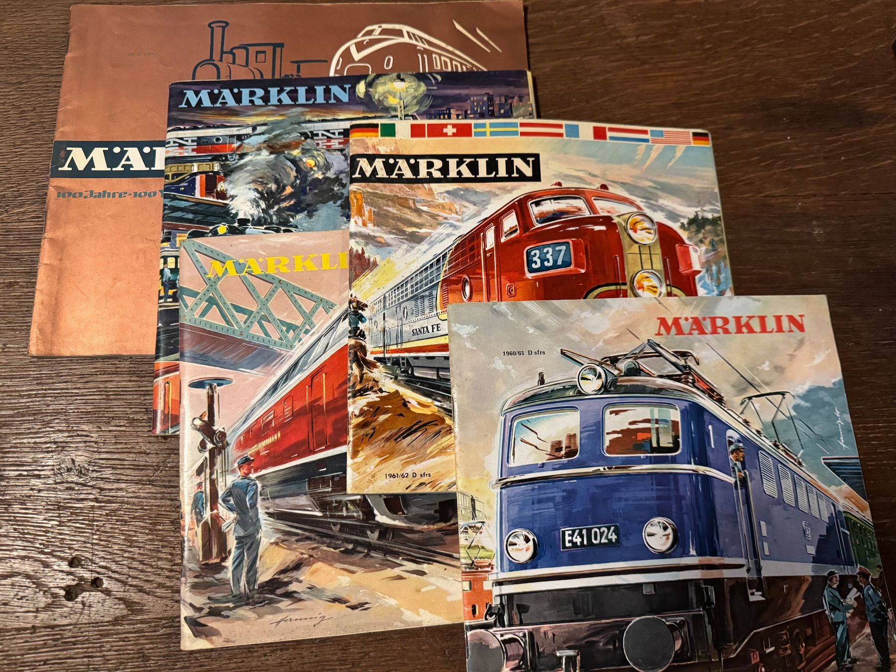 Revues & Magazines: 5 Märklin Kataloge gebraucht – D'occasion à Rifferswil par reb_jpx2