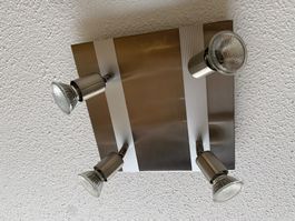 Deckenleuchte mit 4 Spots quadratisch Metall