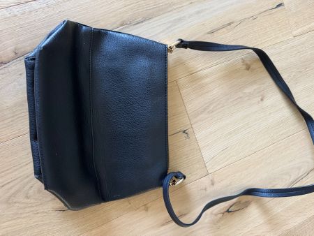 Schwarze Umhängetasche in Lederoptik, Top Zustand!