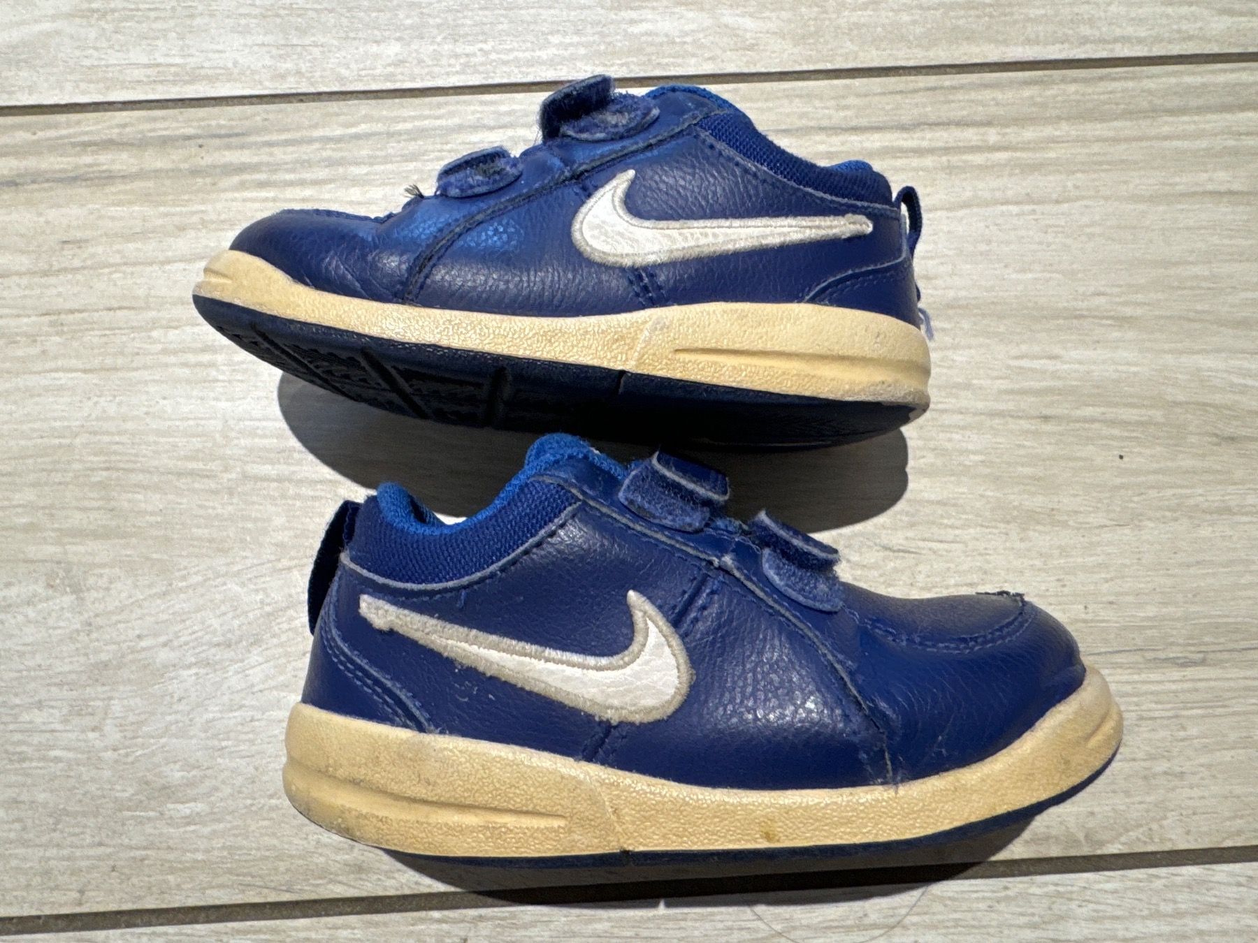Nike Scarpe per ragazzi: Nike Turnschuhe Gr 25 – Usato da Gelterkinden venduto da Familienferien 2