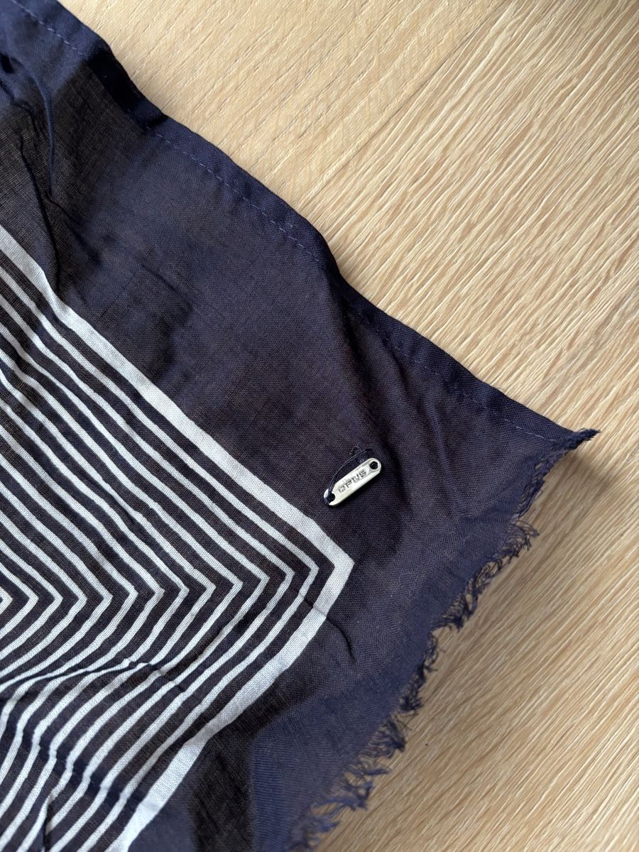 Opus Foulard & Sciarpe: Schal Opus gemustert – Usato da Gwatt (Thun) venduto da Bioethanol01 1