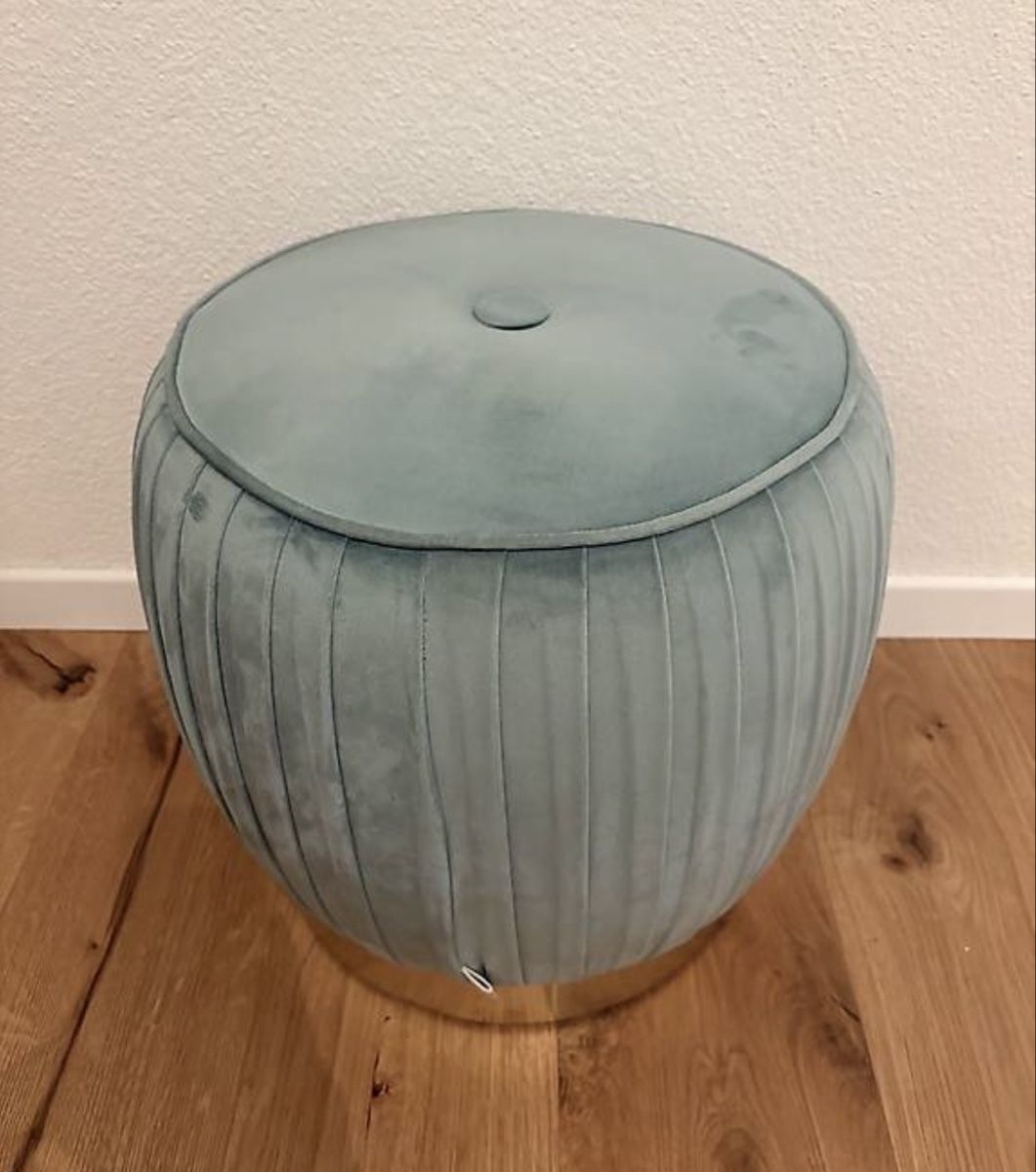 Hocker: Hocker Pouf 40x40 cm – Gebraucht aus Erlenbach ZH von joj_k9qf 1