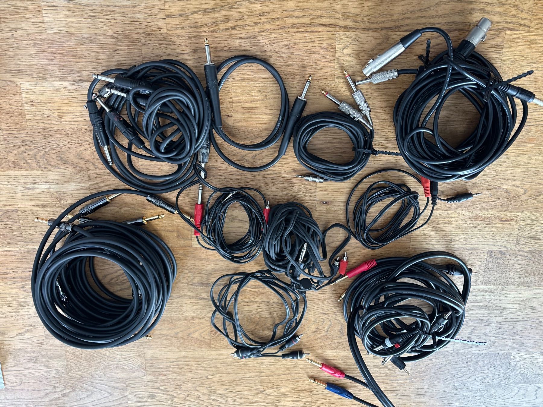 Cavi: Set de câbles audio – Usato da La Chaux-de-Fonds venduto da bartoglan