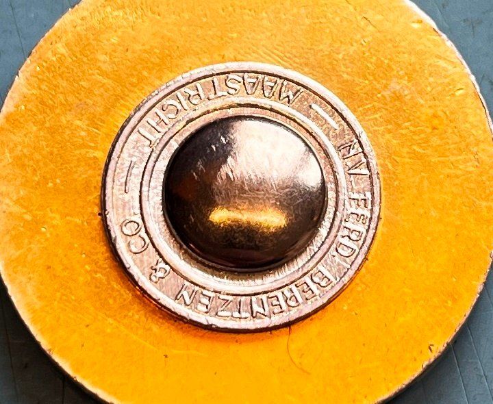 Placchette & Badge: Orden, Abzeichen De Bessem  Laoneke – Usato da Obernau venduto da Wgnom 2
