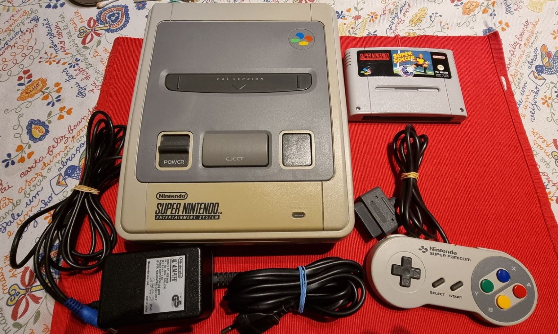 Nintendo Console: Super Nintendo, 1 Controller,1 game, Excellent Condition! – Usato da Allschwil venduto da NDSS9483