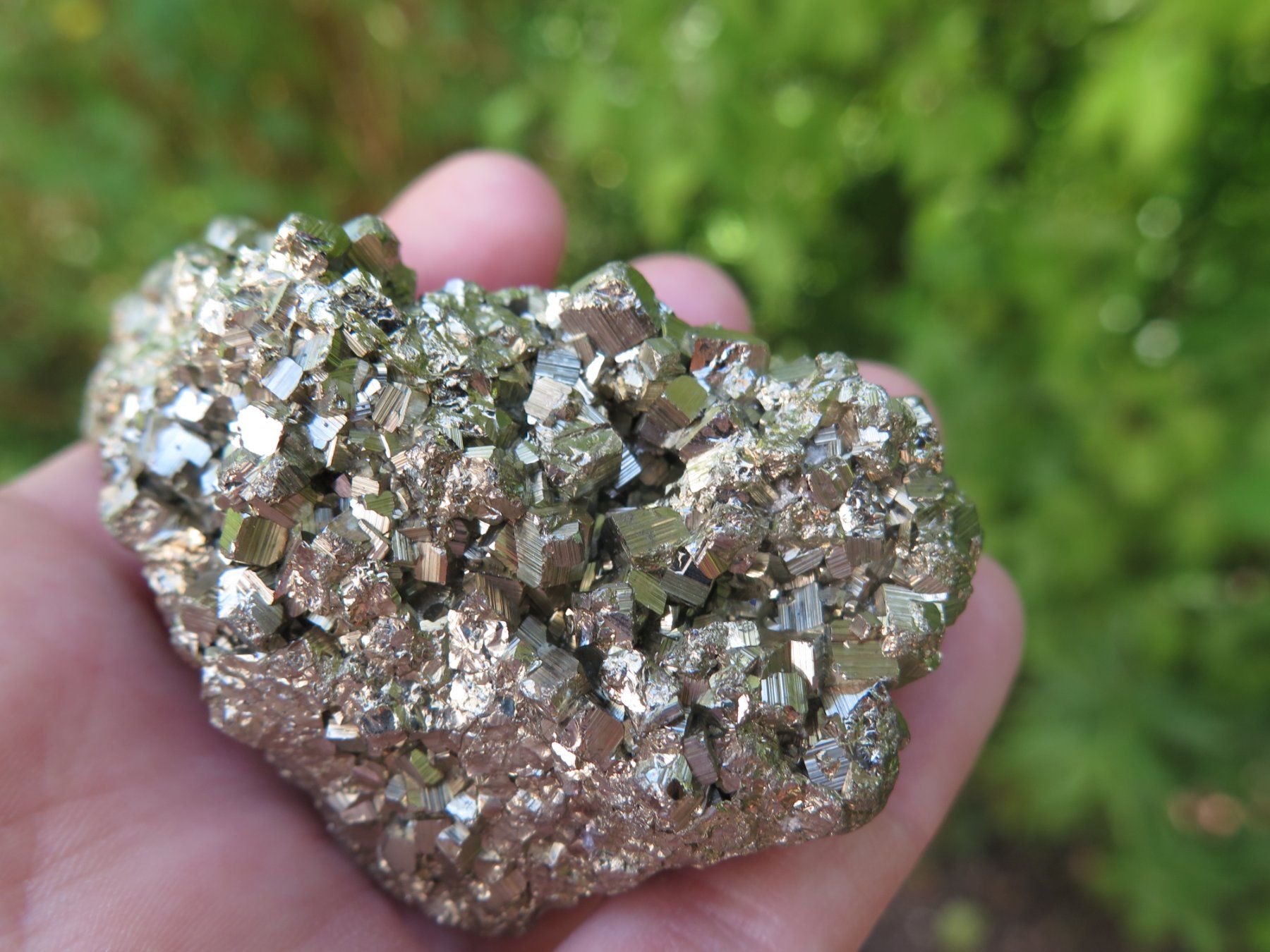 Mineralien & Heilsteine: Pyrit sehr glänzend von Peru – Gebraucht aus Schaffhausen von Yamakana51L8736OQ8 5