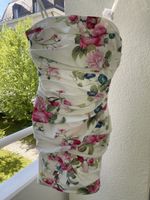 Romantisches Sommerkleid mit Blumen in Grösse S