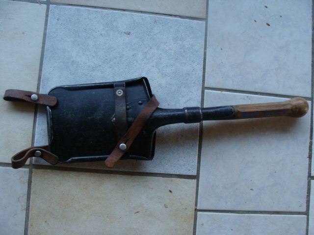 Ancienne Pelle Individuel Militaire 1943 D occasion Cuarny Pour 