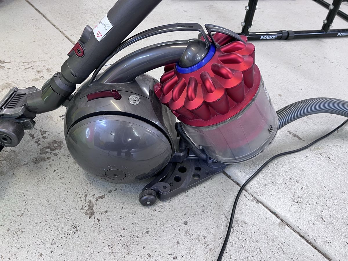 Dyson Aspirapolveri & Accessori: Staubsauger Dyson Ball DC37 Origin Extra (51) – Usato da Glattfelden venduto da brockischweiz