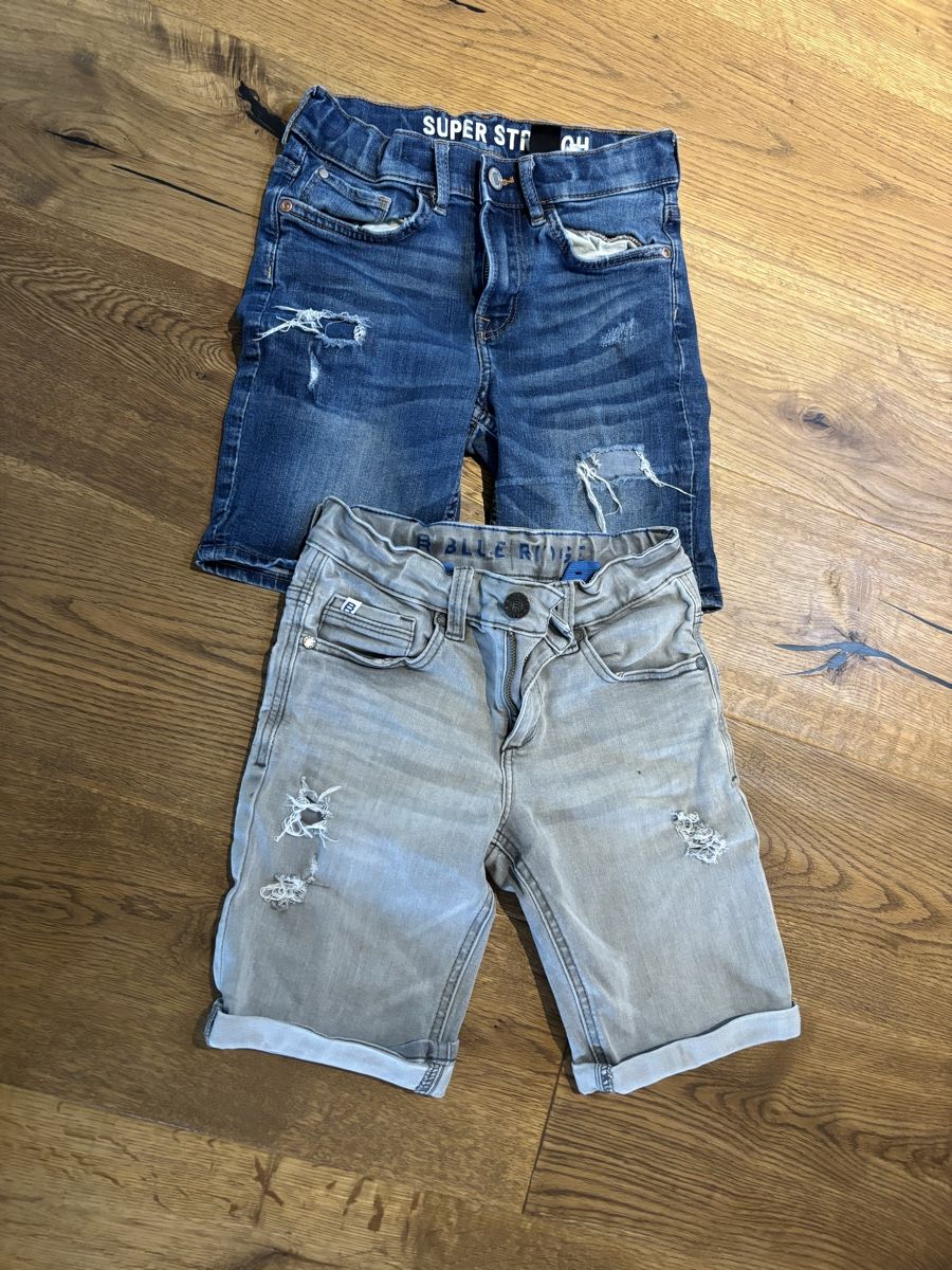 Hosen: Zwei Jeans Shorts Gr.134 – Gebraucht aus Niederbuchsiten von Dins01