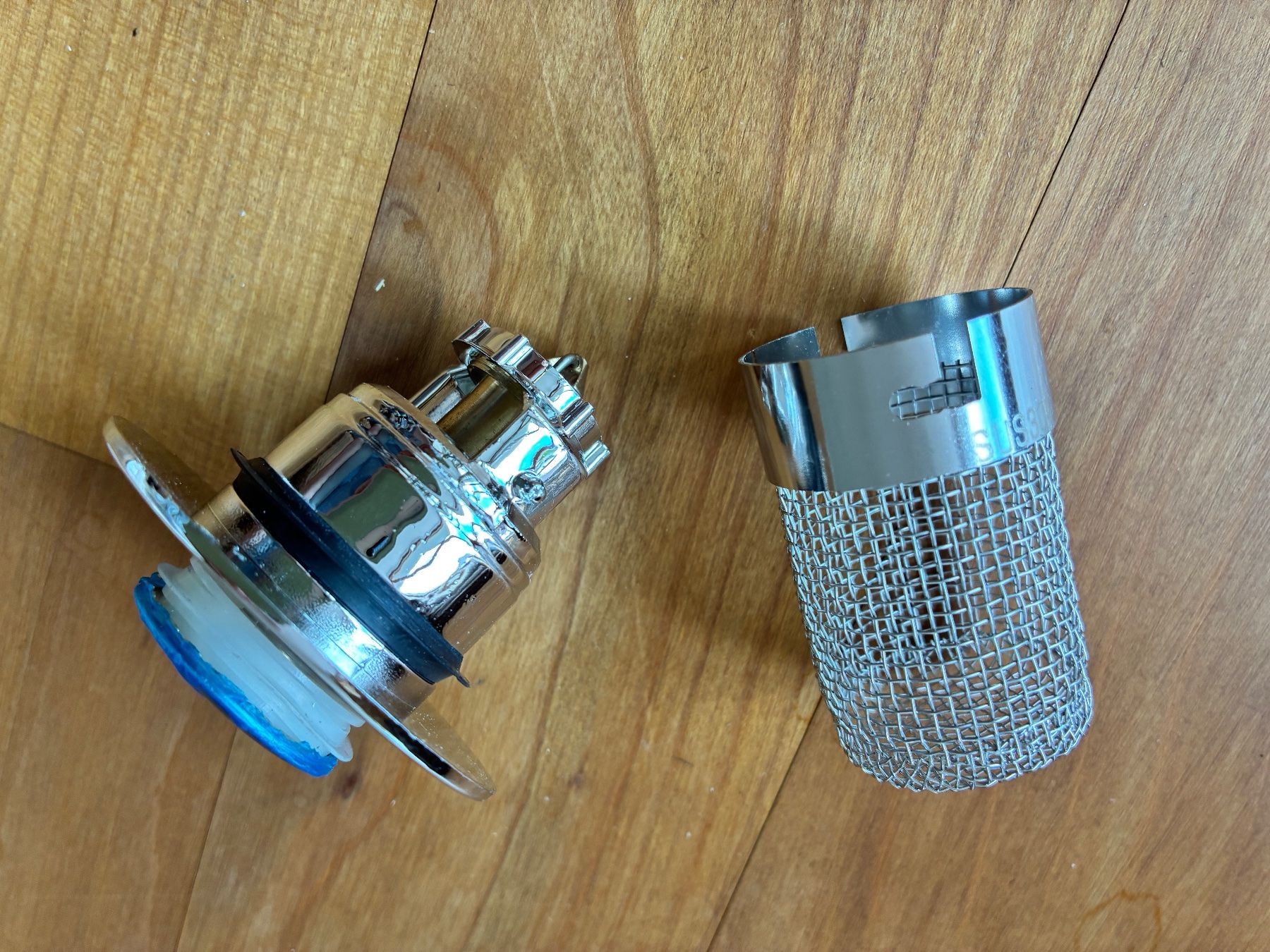 Installations sanitaires: Syphon - Einsatz – Neuf avec emballage d'origine à Wetzikon ZH par chris7pat 4