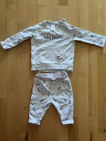 Baby Set Pullover und Hose mit Blumenmuster Grösse 68