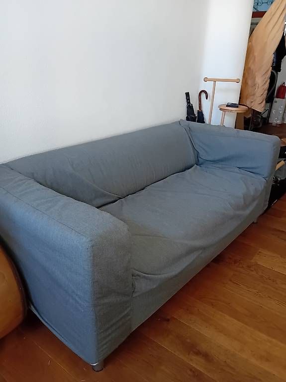 Ikea Divani: IKEA Klippan 2er Sofa zu verschenken – Usato da Oberglatt ZH venduto da Etaner123 1