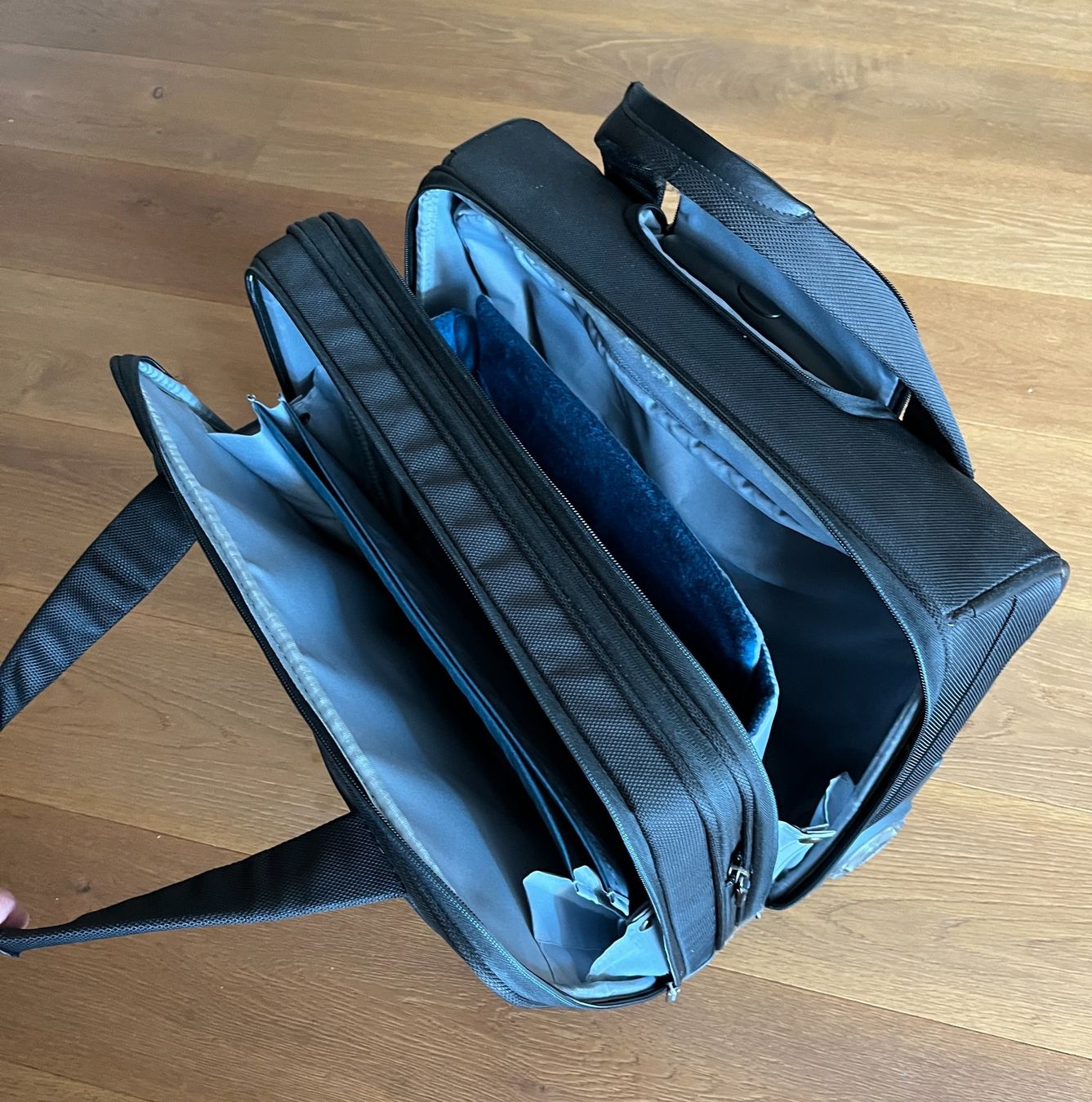 Valises & Sacs: Businesstrolley Samsonite – D'occasion à Brugg AG par Namibi 1