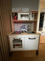 Cuisine enfant avec beaucoup d'accessoires 
