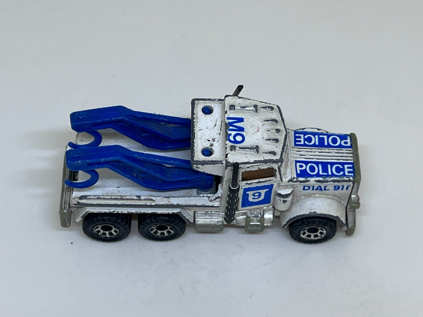 Matchbox Modellini d'auto: Matchbox Peterbilt #352 – Usato da Wildegg venduto da LaaBoutique 1