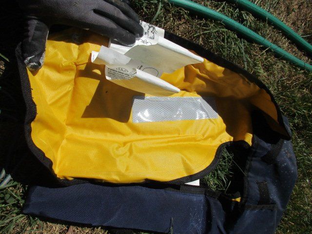 Schwimmwesten: Schwimmweste aufblasbar durch CO2 Cartusche – Gebraucht aus Ottikon von Locomotive01 4