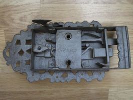 Antikes Türschloss geschmiedet