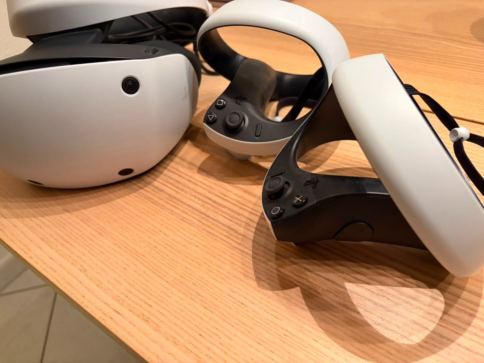 Sony Casco VR: PlayStation VR2 Headset mit Controllern – Nuovo (secondo la descrizione) da Gelterkinden venduto da Cel07 1