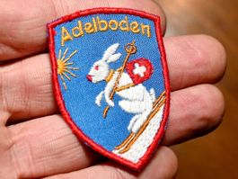 VINTAGE Badge ADELBODEN - ST GALLER STICKEREI klein -  HASE