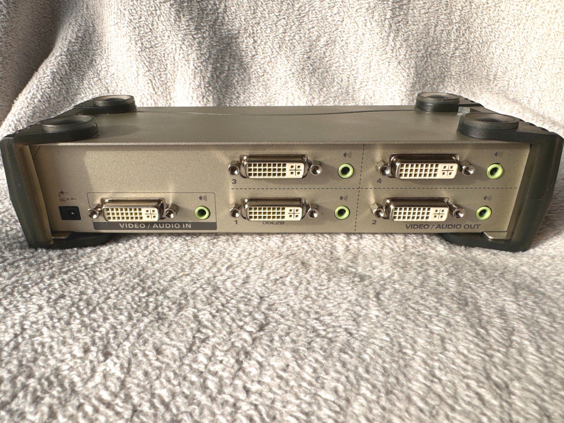 Videocamere: Aten VS-164 4 way DVI Video Splitter – Usato da Zürich venduto da Malco0 3
