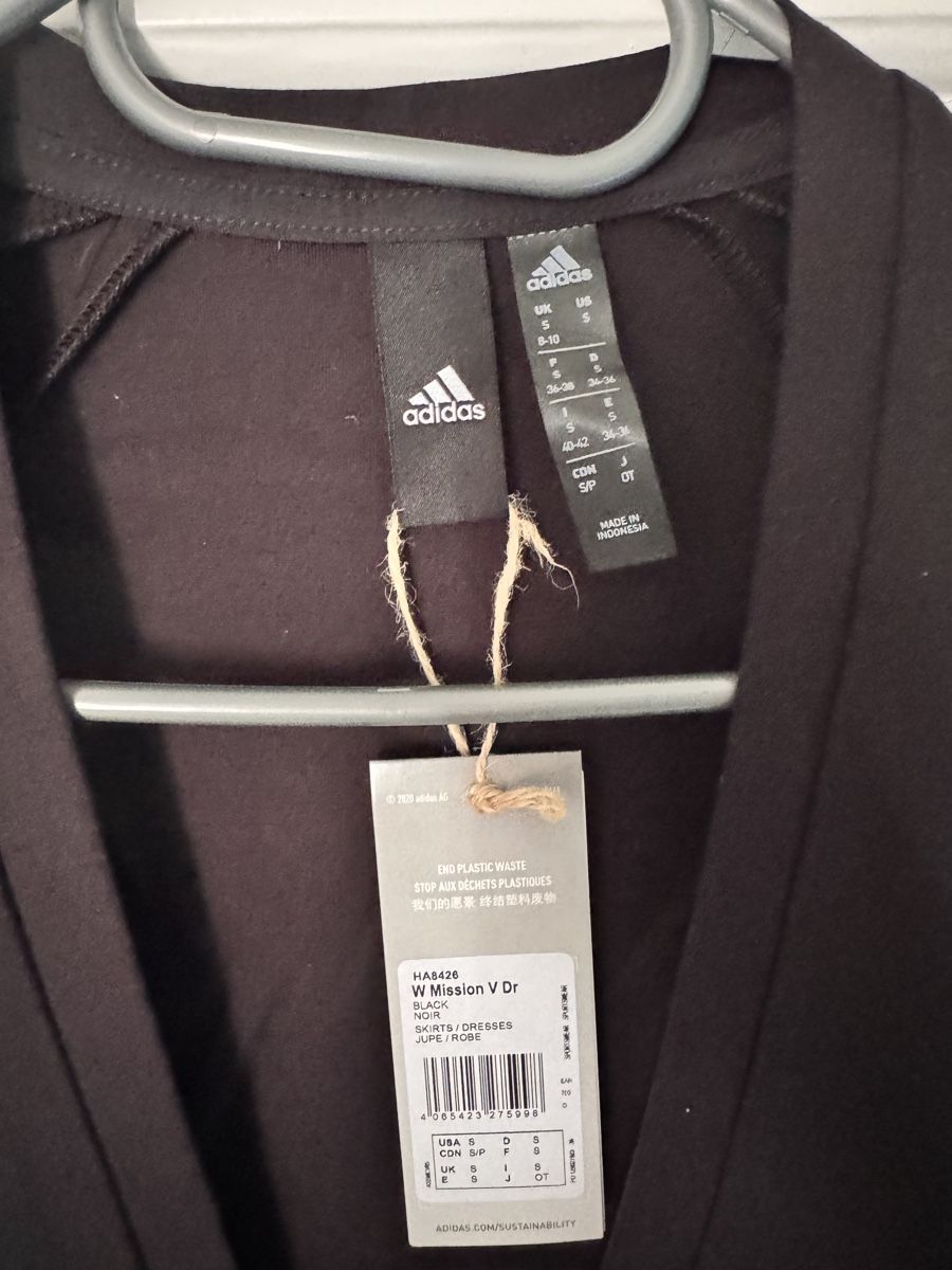 Vestiti: Kleid adidas gr s/m elastics – Nuovo e nell'imballaggio originale da Münchenstein venduto da By.gabriela.v 2