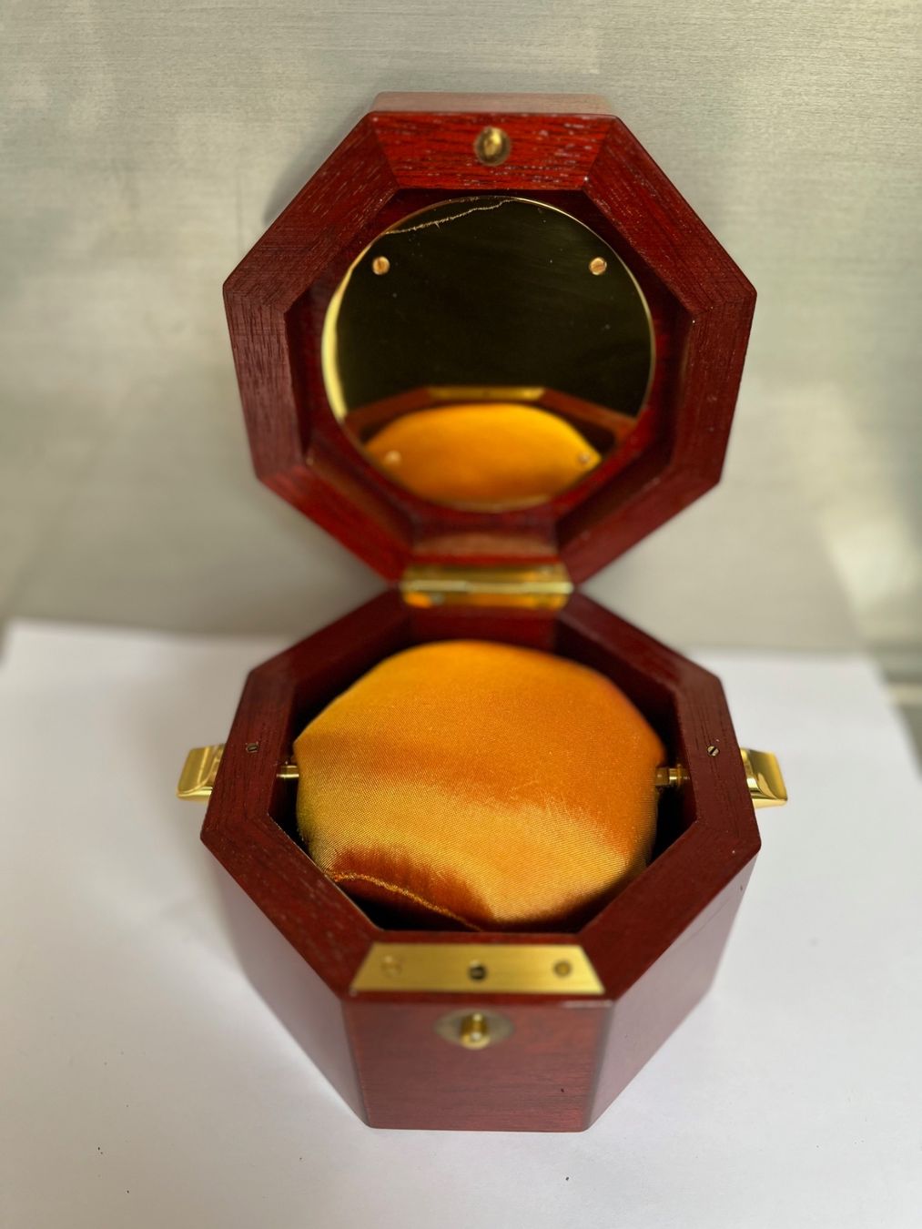 Pots: Boîte de montre exceptionnelle – Neuf (Voir description) à St-Légier-Chiésaz par Antichorloge 1