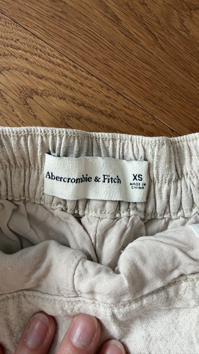 Abercrombie Pantaloni: Shorts beige Abercrombie & Fitch – Usato da Meiringen venduto da marinaz123 2